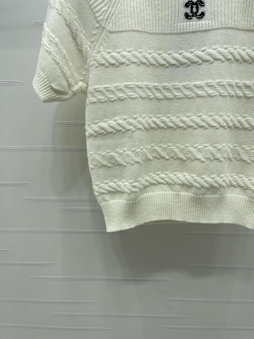 Women's short sleeves